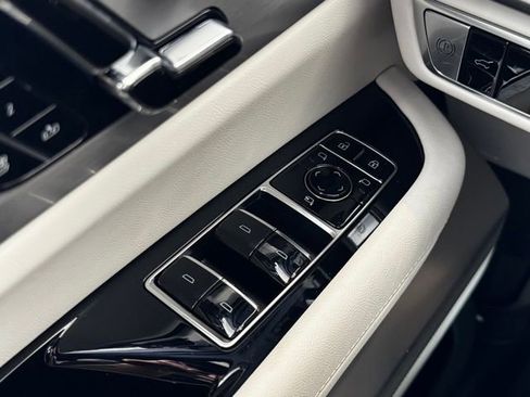 New 2026 Cadillac Vistiq Luxury AWD/4WD image 34