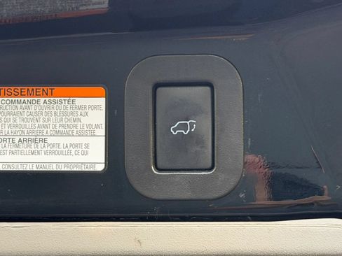 Used 2020 Toyota Sienna XLE w/ XLE Navigation Package FWD image 16