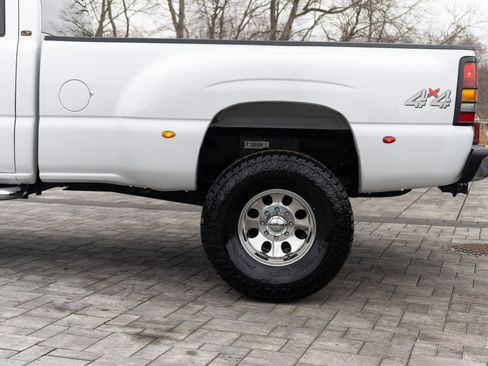 Used 2005 Chevrolet Silverado 3500 LT w/ Heavy-Duty Power Package image 13