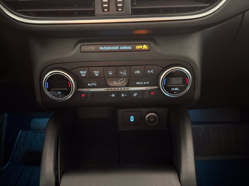 Used 2020 Ford Escape Titanium AWD/4WD image 6