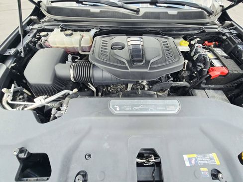 Used 2024 Jeep Wagoneer 4WD w/ Premium Group I image 24