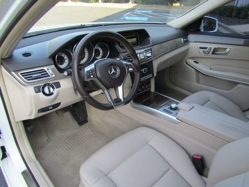 Used 2014 Mercedes-Benz E 350 4MATIC Sedan image 10