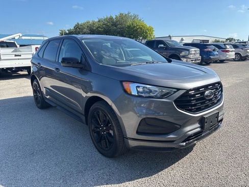 Used 2024 Ford Edge SE w/ Black Appearance Package AWD/4WD image 3
