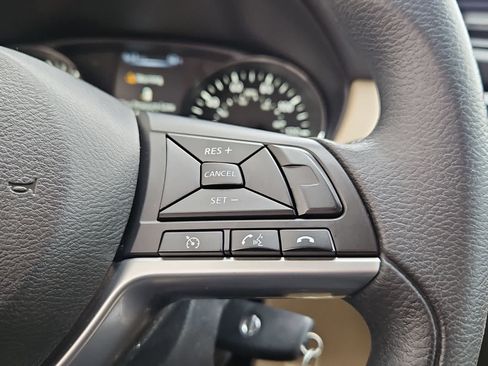 Used 2017 Nissan Rogue S AWD/4WD image 24