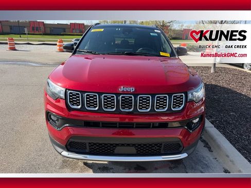 Used 2025 Jeep Compass Limited AWD/4WD image 3