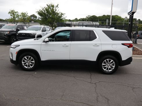 Used 2023 Chevrolet Traverse LS w/ Safety Package FWD image 7