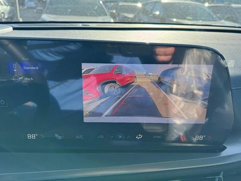 New 2026 Chevrolet Traverse LT image 16