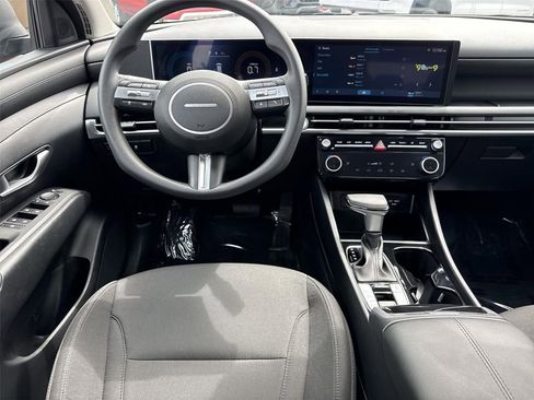 Used 2025 Hyundai Tucson SEL image 3