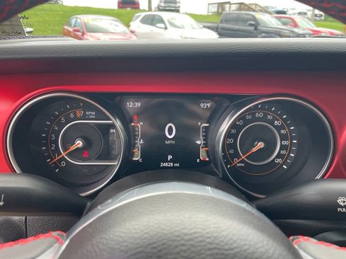 Used 2023 Jeep Gladiator Rubicon w/ Trailer Tow Package AWD/4WD image 29