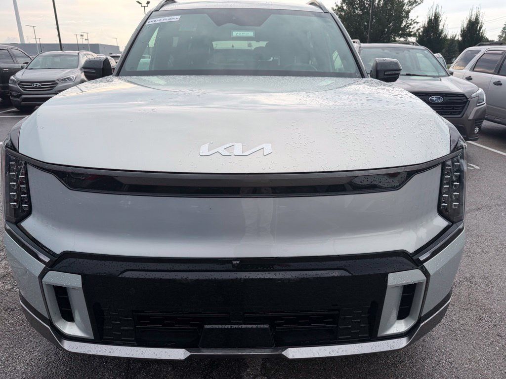 Used 2024 Kia EV9 GT-Line AWD/4WD image 2