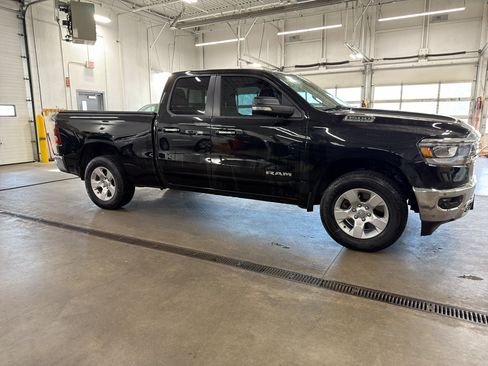 Used 2019 RAM 1500 Big Horn AWD/4WD image 3