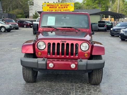Used 2012 Jeep Wrangler Unlimited Sahara image 2