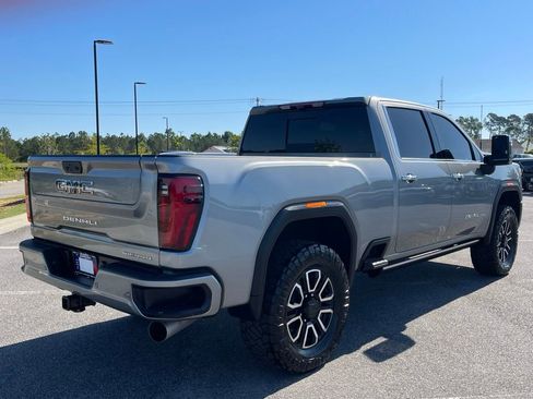 Used 2025 GMC Sierra 2500 Denali Ultimate AWD/4WD image 11