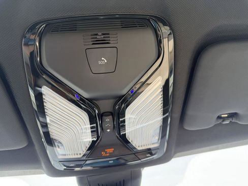 Used 2022 BMW X5 xDrive40i w/ Parking Assistance Package AWD/4WD image 19