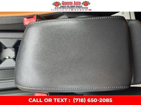 Used 2018 Volkswagen Tiguan SE image 12