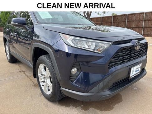Used 2021 Toyota RAV4 XLE image 2