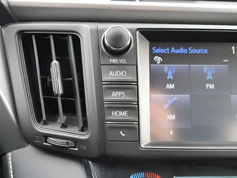 Used 2016 Toyota RAV4 XLE AWD/4WD image 35