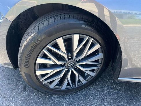 Used 2025 Nissan Altima 2.5 SV FWD image 10