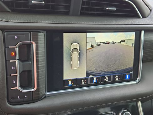 Used 2022 GMC Yukon Denali w/ Denali Premium Package image 29