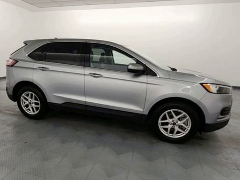 Used 2023 Ford Edge SEL image 9
