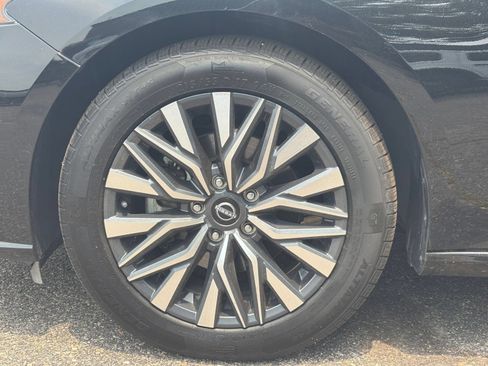 Used 2025 Nissan Altima 2.5 SV FWD image 28