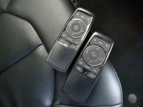 Used 2019 Chrysler Pacifica Touring-L Plus w/ Advanced Safetytec Group FWD image 46