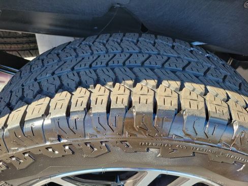 Used 2025 GMC Sierra 1500 AT4 w/ AT4 Premium Package image 10