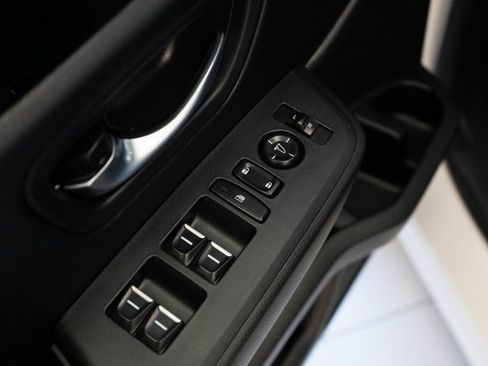 Used 2025 Honda Pilot Sport image 13