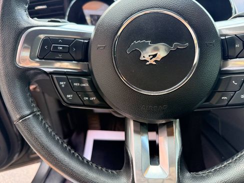 Used 2015 Ford Mustang Coupe RWD image 17