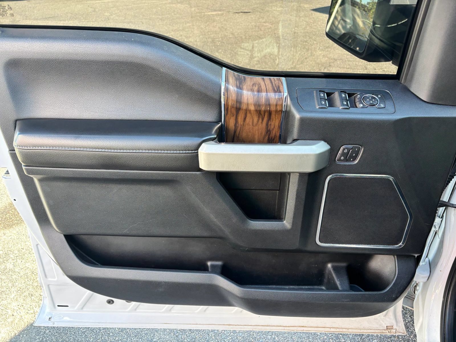 Used 2019 Ford F150 Lariat AWD/4WD image 14