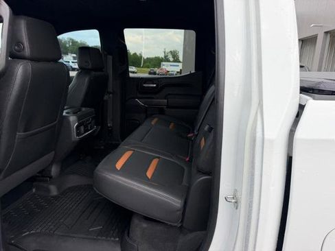 Used 2021 GMC Sierra 1500 AT4 w/ AT4 Preferred Package AWD/4WD image 9