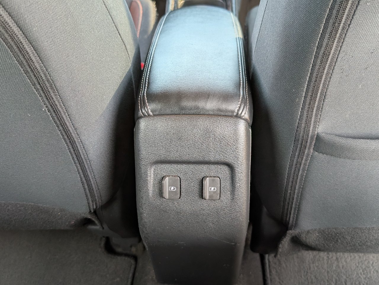 Used 2023 Nissan Kicks SR FWD image 7