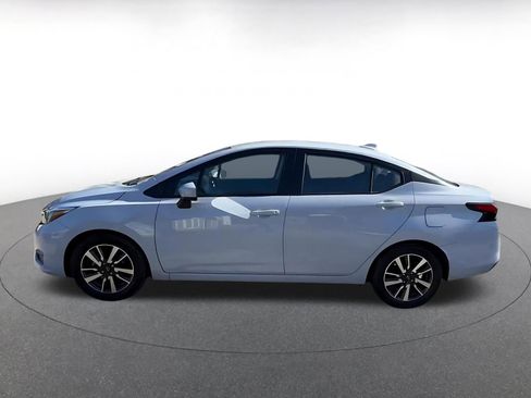 Used 2025 Nissan Versa SV image 9