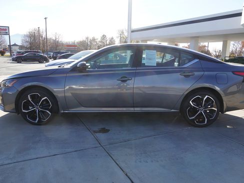 Used 2024 Nissan Altima 2.5 SR w/ SR Premium Package image 5