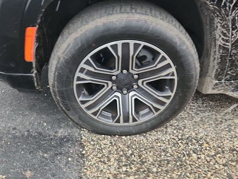 Used 2024 Jeep Wagoneer L Series II w/ Flexible Seating Group image 10