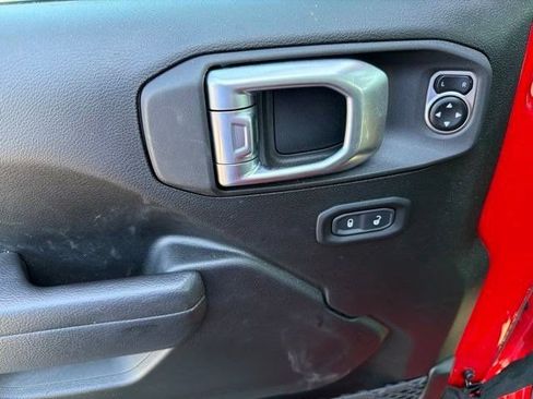 Used 2024 Jeep Gladiator Sport AWD/4WD image 12