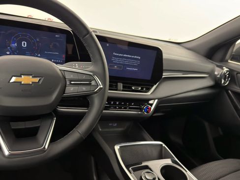 Used 2026 Chevrolet Equinox LT FWD image 18
