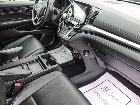 Used 2023 Honda Odyssey Touring image 17