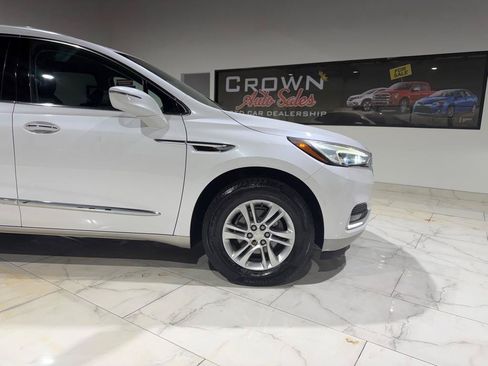 Used 2018 Buick Enclave Essence FWD image 4