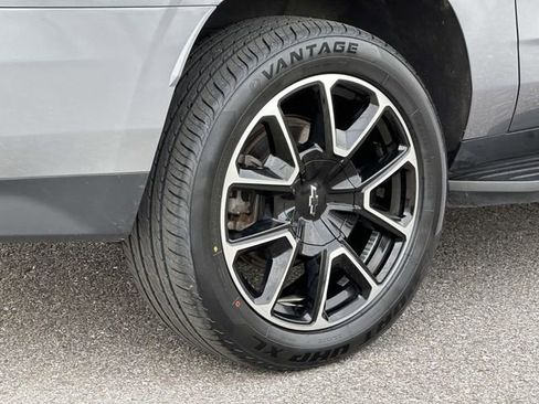 Used 2022 Chevrolet Suburban RST image 31