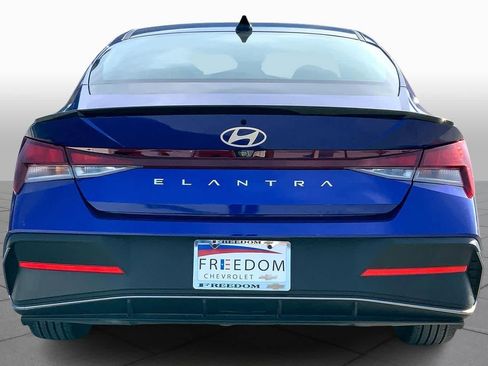 Used 2025 Hyundai Elantra Sport image 5