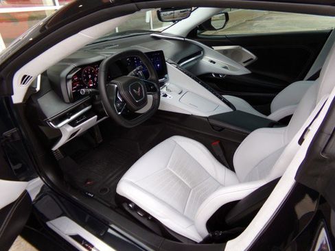 Used 2024 Chevrolet Corvette Stingray Premium Cpe w/ Z51 Performance Package RWD image 24