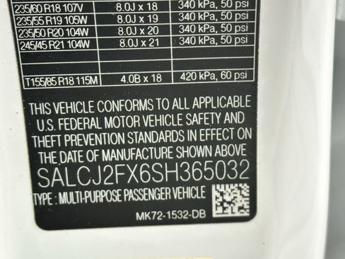 Certified 2025 Land Rover Discovery Sport S image 18