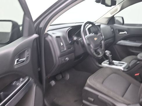 Used 2022 Chevrolet Colorado LT RWD image 9
