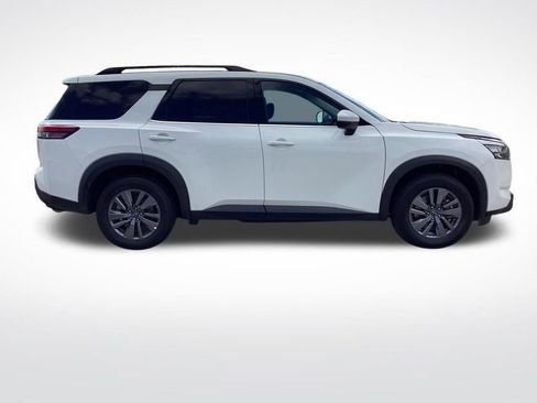 Used 2025 Nissan Pathfinder SV AWD/4WD image 12