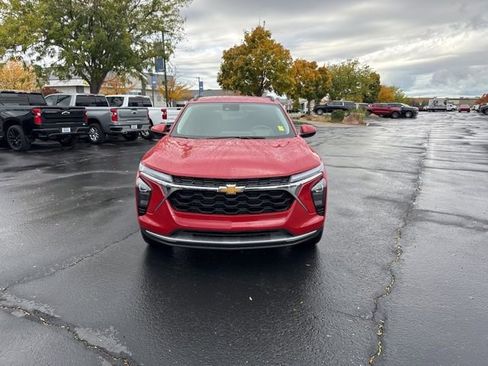 Used 2026 Chevrolet Trax LT w/ Driver Confidence Package image 2