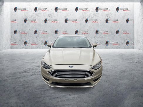 Used 2018 Ford Fusion SE w/ Fusion SE Technology Package image 10