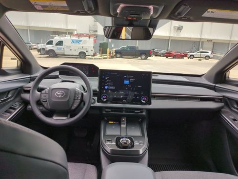 Used 2026 Toyota bZ AWD/4WD image 17