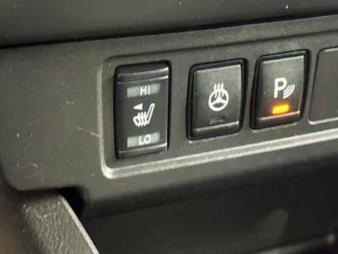 Used 2023 Nissan Frontier SV w/ SV Convenience Package image 20