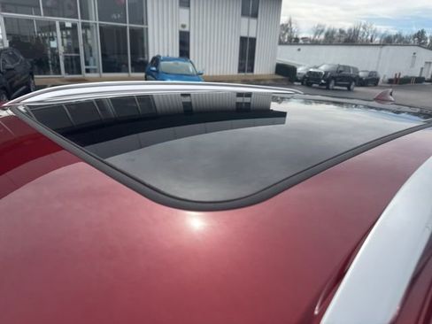 Used 2023 Buick Envision Avenir image 36